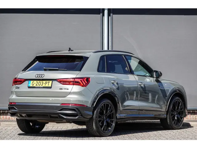 Audi Q3 35Tfsi 150Pk Aut. | Edition one | S-Line | Achteruitrijcamera | Trekhaak | Black optiek | 20...