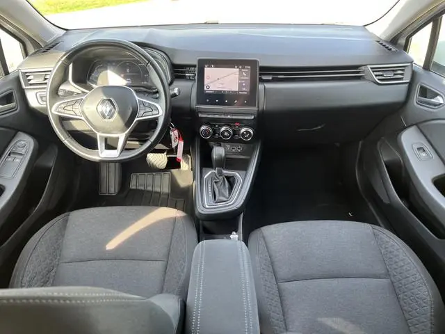 Renault Clio 1.6 E-Tech Hybrid 140PK / Dealer onderhouden / Automaat / Trekhaak / Airco / Cruise /