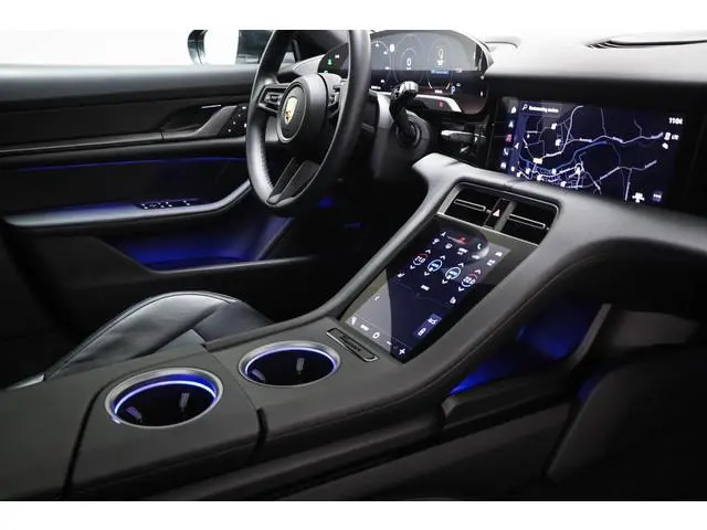 Porsche Taycan Cross Turismo 4 93 kWh | PANORAMADAK | STUURVERWARMING | BOSE DAB | APPLE | CAMERA |...