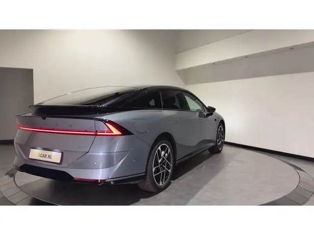 XPENG P7+
