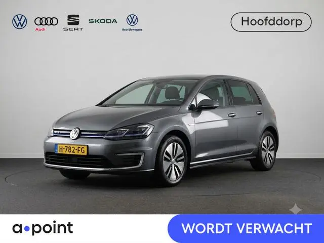 Volkswagen e-Golf E-DITION 136 pk | Navigatie | Warmtepomp | Parkeersensoren | Achteruitrijcamera |...