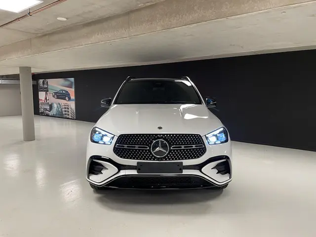 Mercedes-Benz GLE-klasse 400 e 4MATIC AMG Line Premium Plus | Trekhaak | HUD | Massage | Stuurverwar...