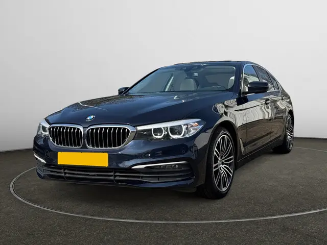 BMW 5-serie 520i High Executive Aut- Panoramadak, Xenon Led, Elek Interieur, Keyless