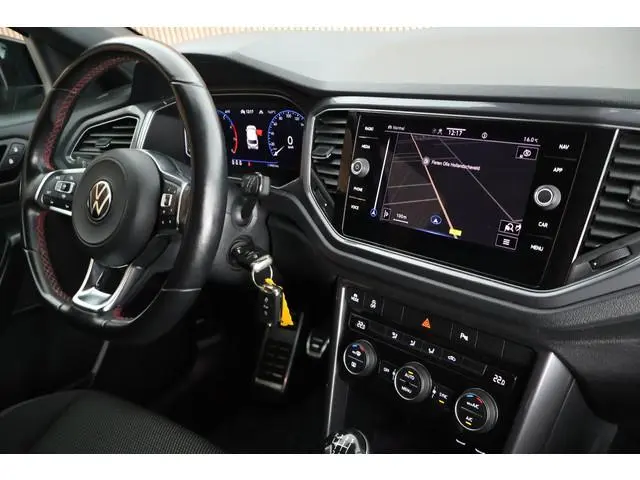Volkswagen T-Roc 1.5 TSI 150pk R-Line Sport Camera Navigatie
