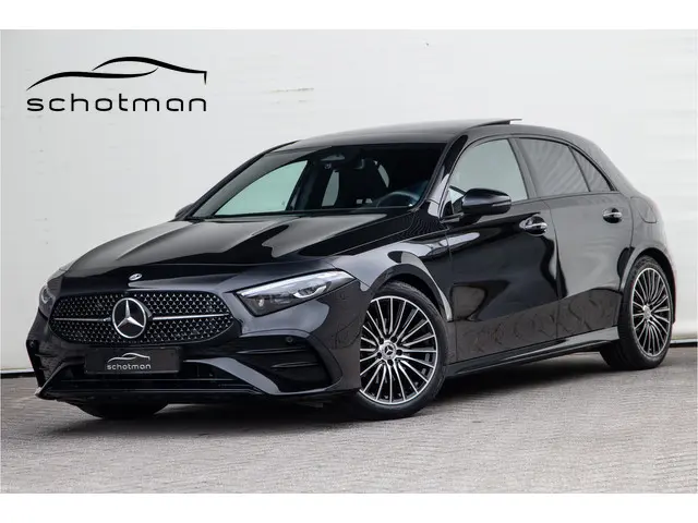 Mercedes-Benz A-klasse 180 AMG Nightpakket, Pano, Widescreen, Sfeerverlichting 19"
