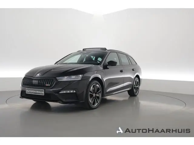 ŠKODA Octavia Combi 1.4 TSI RS iV PHEV Business | Pano | HUD | Adapt. Cruise | Elek. Trekhaak | Keyl...