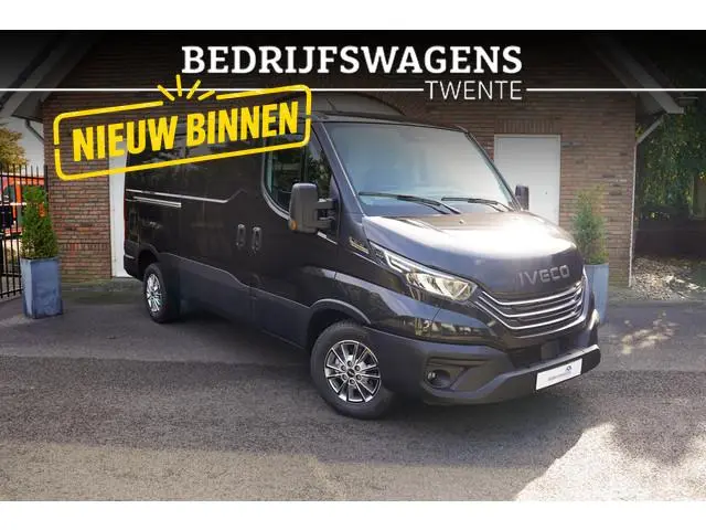 Iveco Daily 180 pk L2H1 Aut. 3500KG Laadvermogen Vol opties, Trekhaak, 3-zits