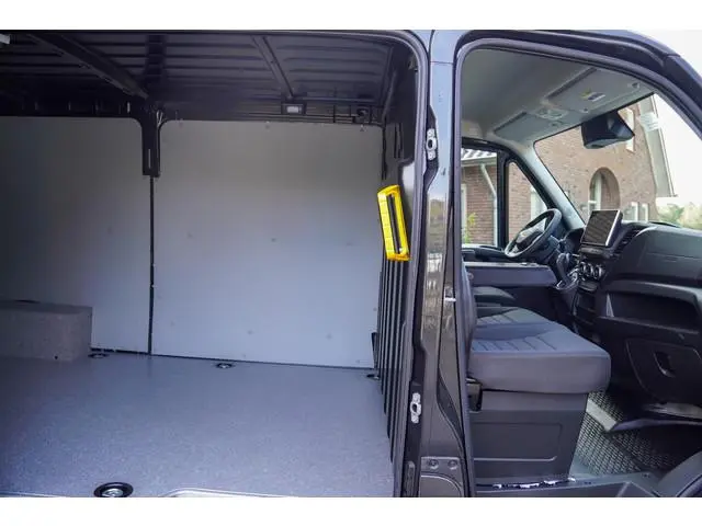 Iveco Daily 180 pk L2H1 Aut. 3500KG Laadvermogen Vol opties, Trekhaak, 3-zits