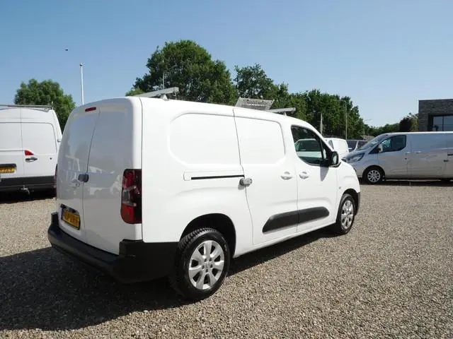 Opel Combo 1.5D 130PK, L2, Automaat, Airco