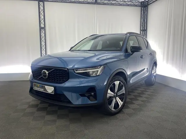 Volvo XC40 1.5 T5 PHEV Plus Dark Automaat | Trekhaak | CarPlay | Navi | BLISS | Leder | Memory | Cam...