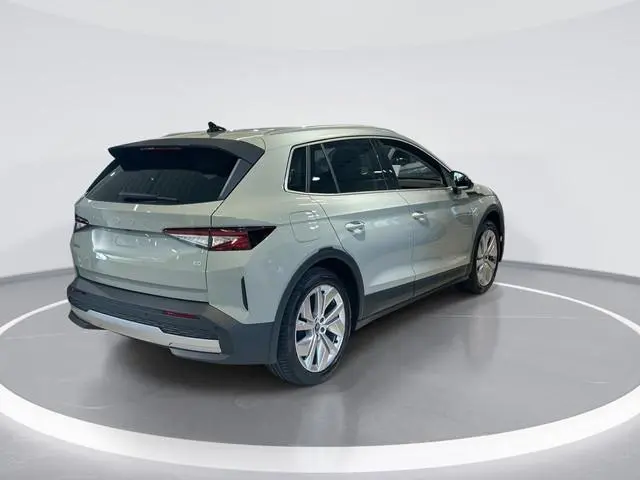 Škoda Elroq 60 Business Edition | Wegklapbare Trekhaak | Timiano Green | €3000,- inruilpremie |