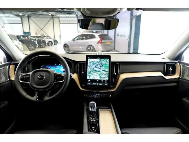 Volvo XC60 2.0 T8 AWD 335kW/456pk Aut8 Recharge Ultra Dark Excl. LUCHTVERING + BOWERS&WILKINS + PANO...
