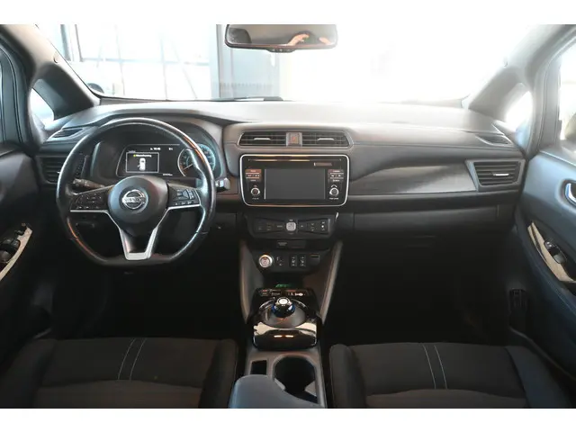 Nissan LEAF N-Connecta 40 kWh Automaat Navigatie Stoelverwarming Goed Onderhouden! Inruil Mogelijk!