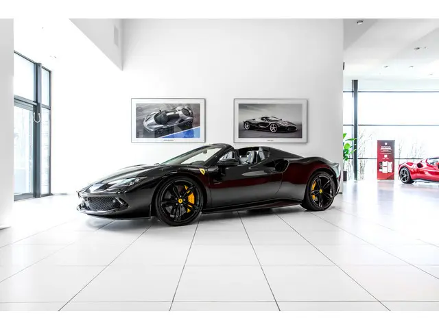 Ferrari 296 GTS ~Ferrari Munsterhuis~