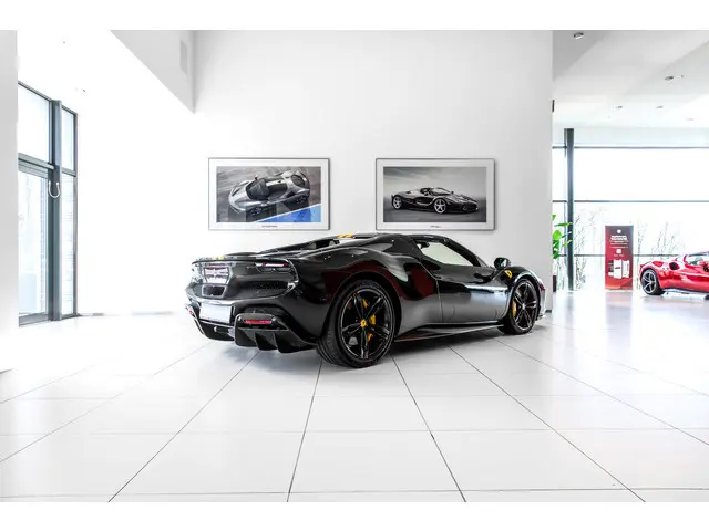 Ferrari 296 GTS ~Ferrari Munsterhuis~