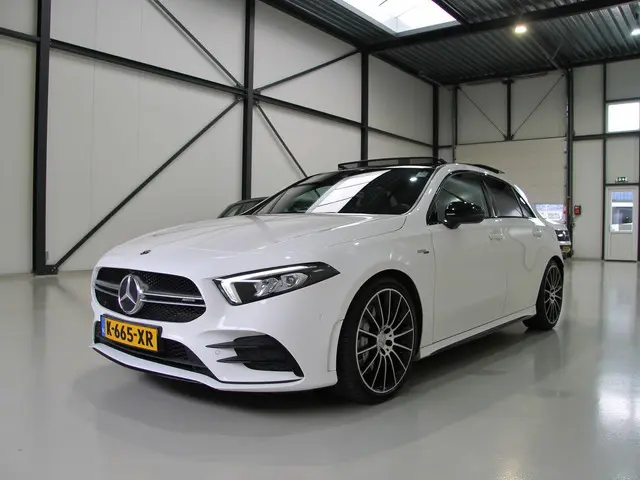 Mercedes-Benz A-klasse A35 AMG 306pk 4MATIC | Pano | Burmester