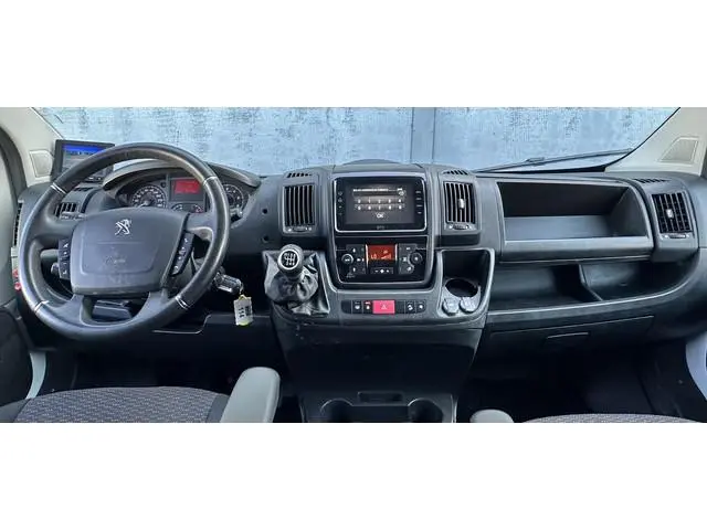 Peugeot Boxer Open laadbak 2.2 165PK L4 DC Dubbele cabine Peugeot Boxer Open laadbak 2.2 BlueHDi 165...