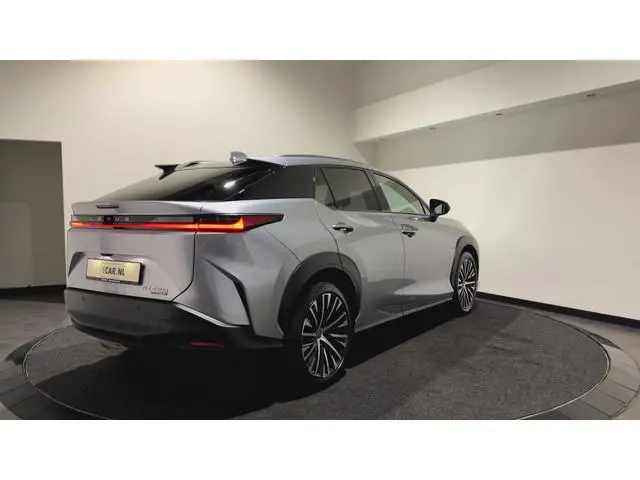 Lexus RZ