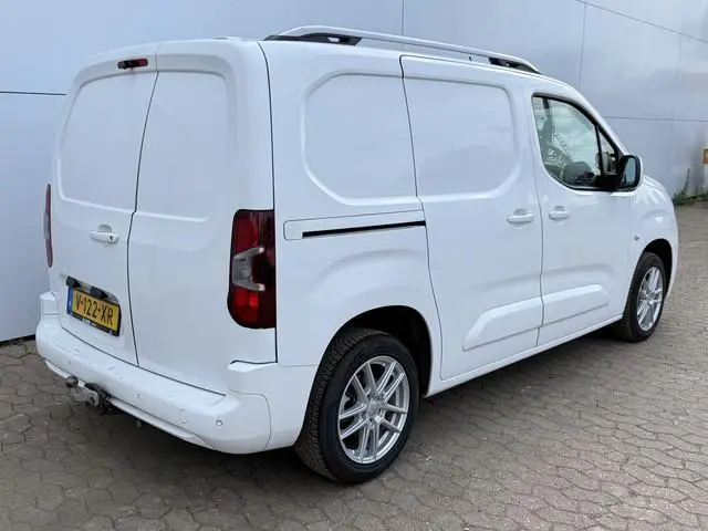 Opel Combo 1.5D 130PK Automaat L1 Climate Control Cruise Control Carplay Parkeersensoren Achter Trek...