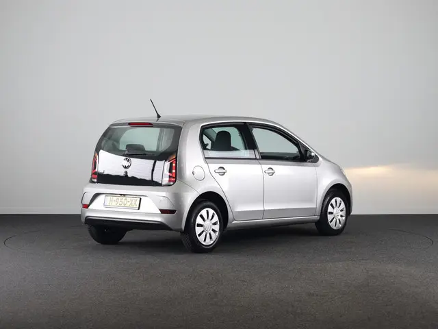 Volkswagen Up! 1.0 65PK | Navigatie via app | Airco | DAB+ |