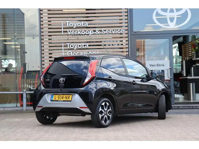 Toyota Aygo 1.0 VVT-i X-Joy Automaat, LED, Apple Carplay , Android Auto