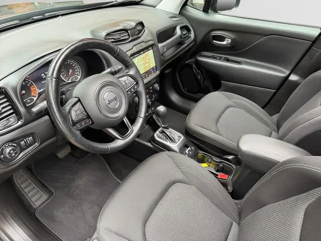 Jeep Renegade 1.3T Freedom Aut- Panoramadak, Stuur/Stoelverwarming, Navigatie, Lane Assist
