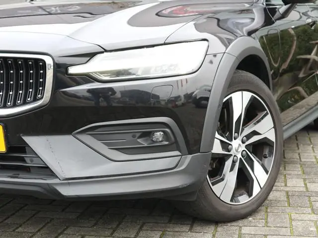 Volvo V60 Cross Country 2.0 B5 AWD  Pro NAVI ADAP CRUISE