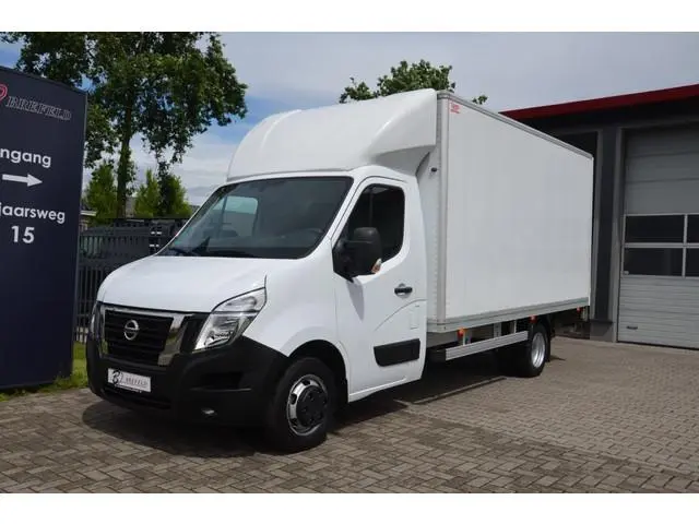 Nissan Interstar