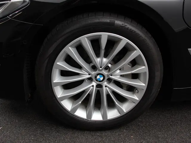 BMW 5-serie Touring 530e Business PHEV AUTOMAAT | Adaptive cruise control | LED | Leder | Navigatie...