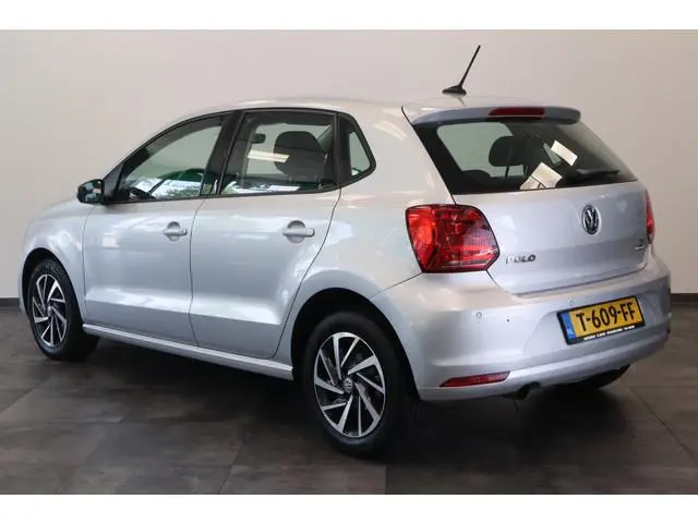 Volkswagen Polo 1.2 TSI Comfortline Business Cruisecontrol Navigatie Carplay PDC 24 Maanden garantie...