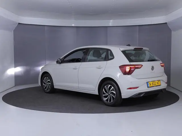 Volkswagen Polo 1.0 TSI Life 95 PK | Parkeersensoren | Apple carplay | Airco |