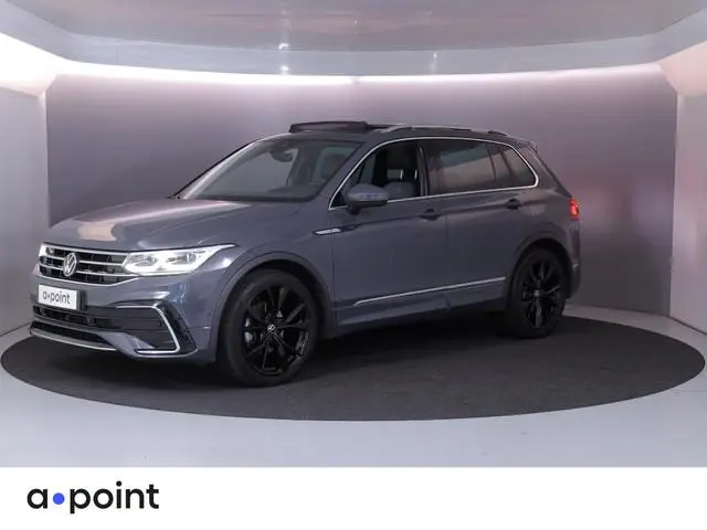 Volkswagen Tiguan 1.5 TSI R-Line Business 150 pk Automaat (DSG) | Navigatie | Panoramadak | Parkeers...