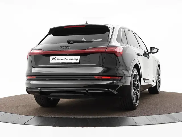 Audi e-tron 55 408pk Quattro S edition 95 kWh · SOH 95% · 360 Camera · B&O Audio · Luchtvering · App...