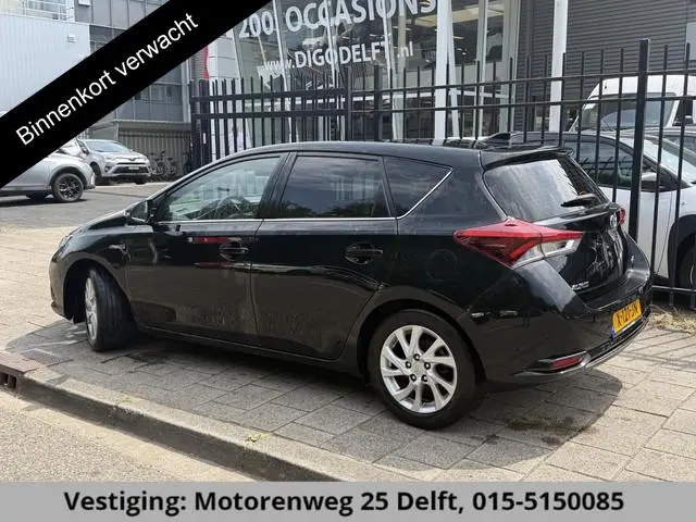 Toyota Auris 1.8 Hybrid Executive . GARANTIE TOT 02-2029 . STOEL VERWARMING . NAVIGATIE . CRUISE CON...