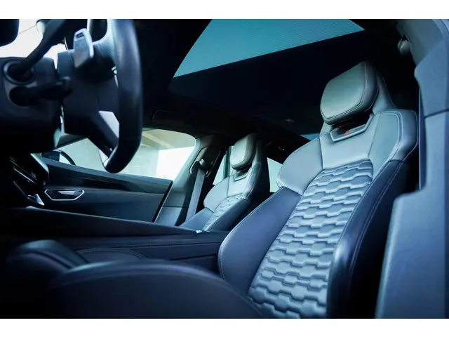 Audi e-tron GT RS 93 kWh 600 PK / 4Wiel Sturing / Massage / Luchtvering / B&O