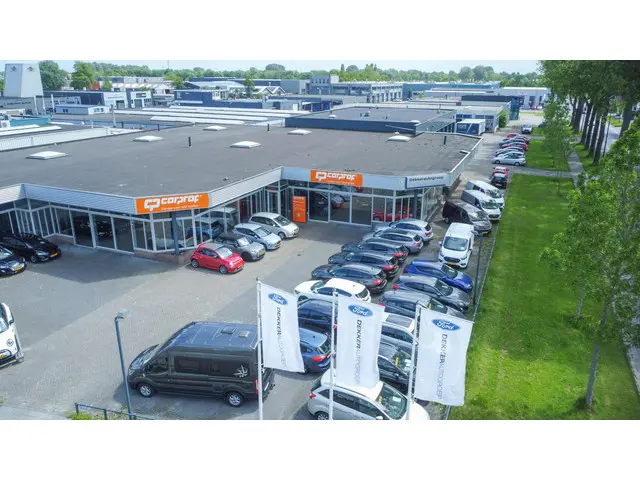 Mini Mini 1.5 One Essential 90PK 5 Deurs met Navigatie