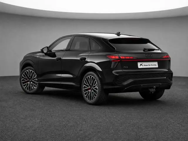 Audi Q3 Sportback 1.5 e-hybrid S edition 272 PK · Tech pro · Glazen panoramadak · Trekhaak elek. weg...