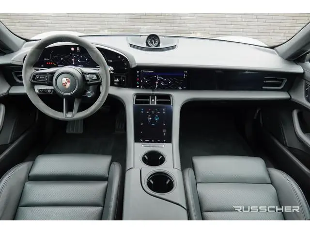 Porsche Taycan Cross Turismo 476Pk | 4WD |  Luchtvering | Panoramadak | Warmtepomp | 360° Camera | 2...