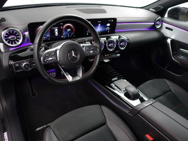 Mercedes-Benz CLA-klasse 180 AMG Premium Night Edition Aut- NAP 37dkm, Burmester Audio, Panoramadak,...