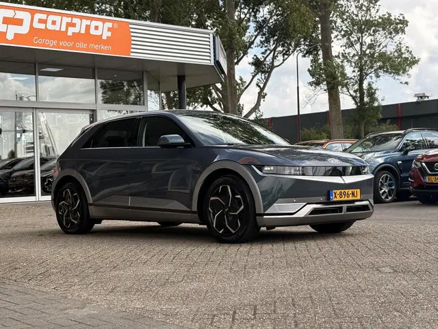 Hyundai IONIQ 5 Connect+ 58 kWh 170pk RWD | Apple Carplay | Stoelverwarming voor en achter