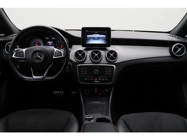 Mercedes-Benz CLA-klasse Shooting Brake 180 AMG Bi-Xenon, H&K Sound, Memory, Stoelverwarming, PDC, 1...