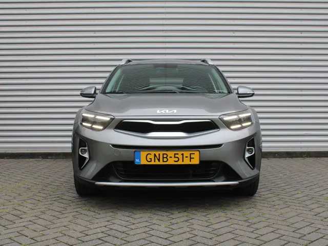 Kia Stonic 1.0 T-GDi MHEV DynamicPlusLine | Stuur-/stoelverwarming | Camera | Clima | Cruise | 16" L...