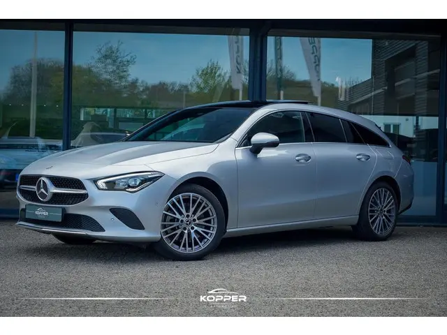 Mercedes-Benz CLA-klasse Shooting Brake 250 e / Pano / leder / sfeerverlichting / trekhaak