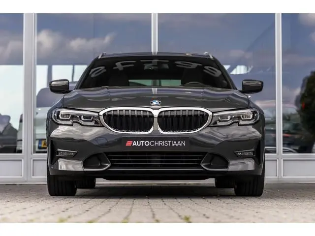 BMW 3-serie Touring 330i High Executive Edition | Pano | HUD | Stuurverw.