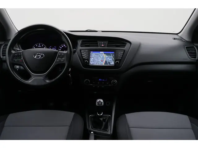 Hyundai i20 1.0 T-GDI Comfort Climate, Cruise, Camera, Navigatie, Bluetooth, PDC, DAB, Trekhaak, 15'...