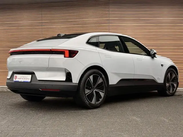 Polestar 4