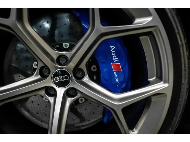 Audi RS6 Avant TFSI quattro | URBAN | Audi Exclusive | Eventuri | Keramisch | B/O 3D |