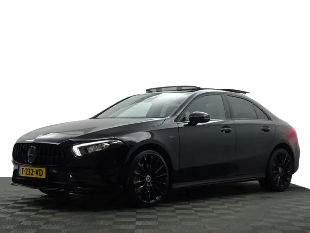 Mercedes-Benz A-klasse 250 e AMG Premium Plus Aut- Panoramadak, Sfeerverlichting, Carplay, Android A...