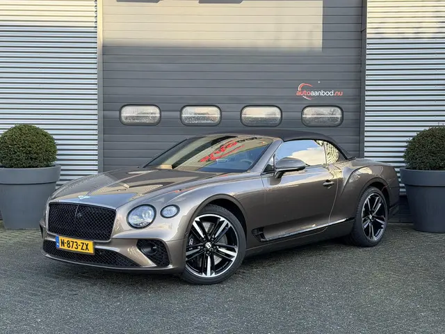Bentley Continental GTC 6.0 W12 New Bentley Service | 360* Camera | Massage | Head-Up | Nightvision...