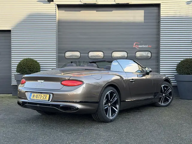 Bentley Continental GTC 6.0 W12 New Bentley Service | 360* Camera | Massage | Head-Up | Nightvision...